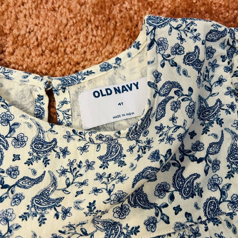 2 old navy dresses size 4T - Picture 5 of 5
